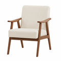 Silla de tela beige con estructura de madera